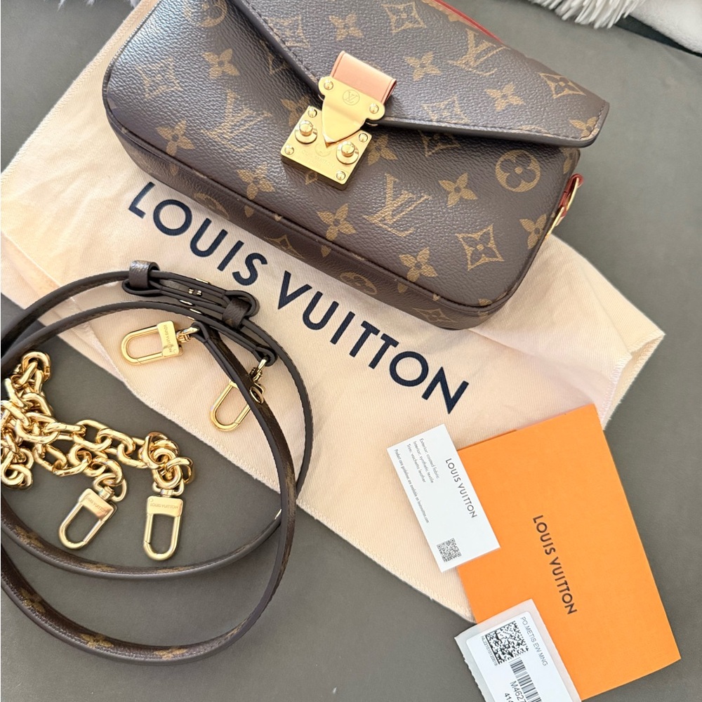 Louis Vuitton Métis East West